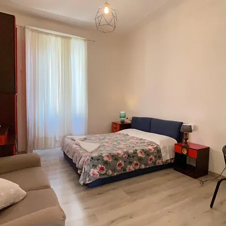 Homestay House In The City Center-casa Nel Centro Della Citta
